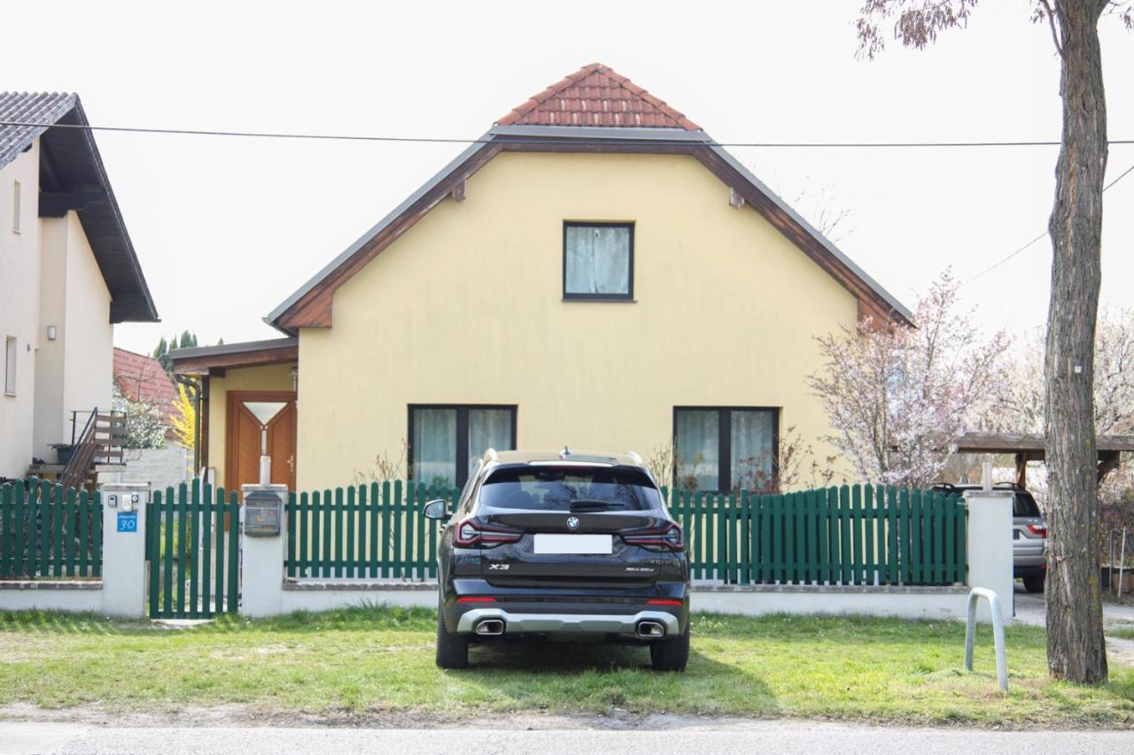 Small-Comfy Guest House In Donaustadt Garden - Not Shared! Вена Экстерьер фото