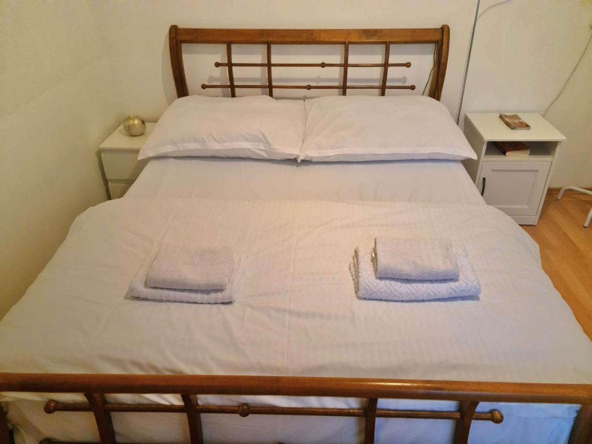 Small-Comfy Guest House In Donaustadt Garden - Not Shared! Вена Экстерьер фото