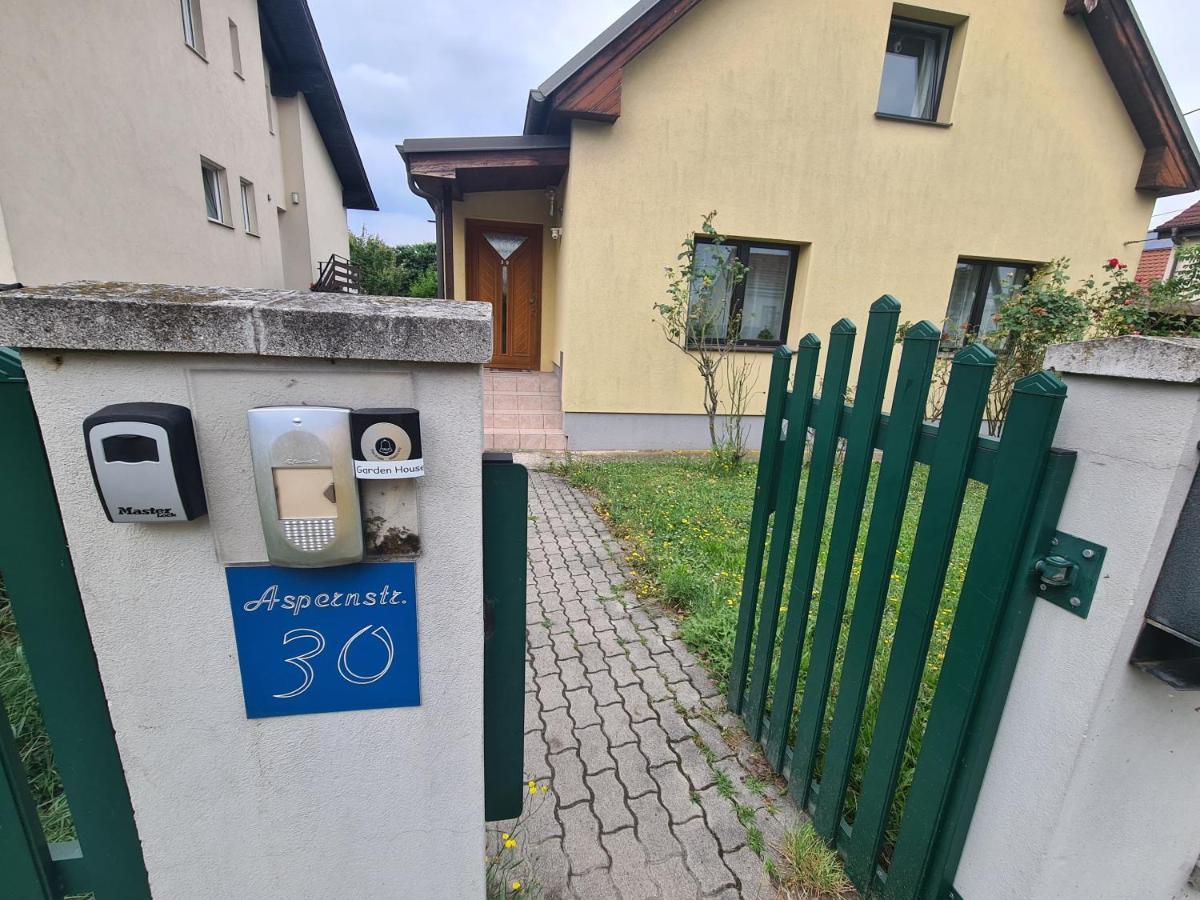 Small-Comfy Guest House In Donaustadt Garden - Not Shared! Вена Экстерьер фото